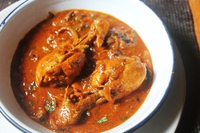 CHICKEN CURRY